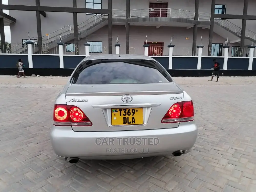 Toyota Crown 2005 Silver