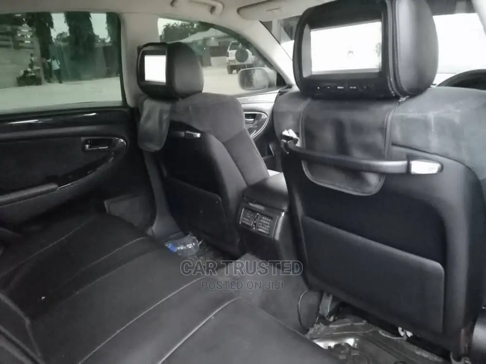 Toyota Crown 2005 Silver