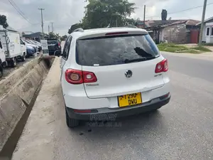 Volkswagen Touareg 2010 White
