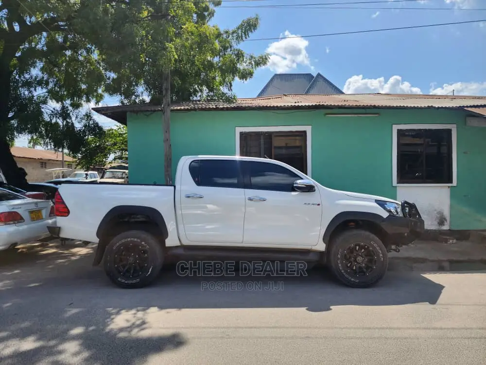 Toyota Hilux 2017 White