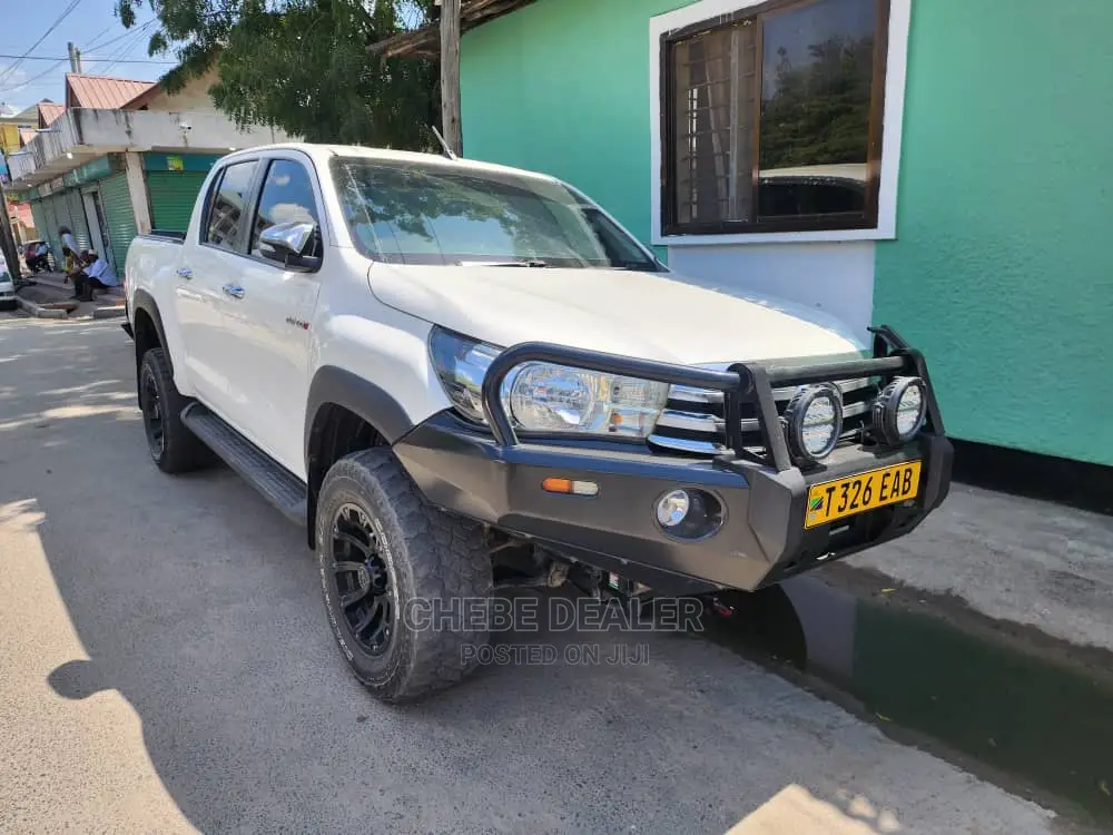 Toyota Hilux 2017 White
