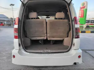 Toyota Noah 2.0 FWD (8 Seater) 2005 White