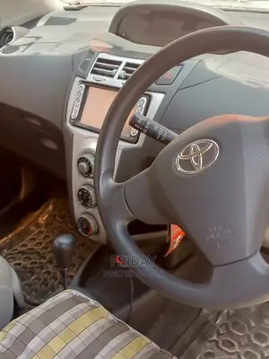 Toyota Noah 2.0 FWD (8 Seater) 2005 White