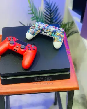 Playstation 4 Slim