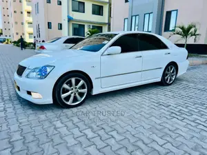 Toyota Crown 2006 White
