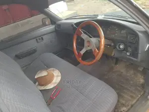 Toyota Hilux 2000 Gray