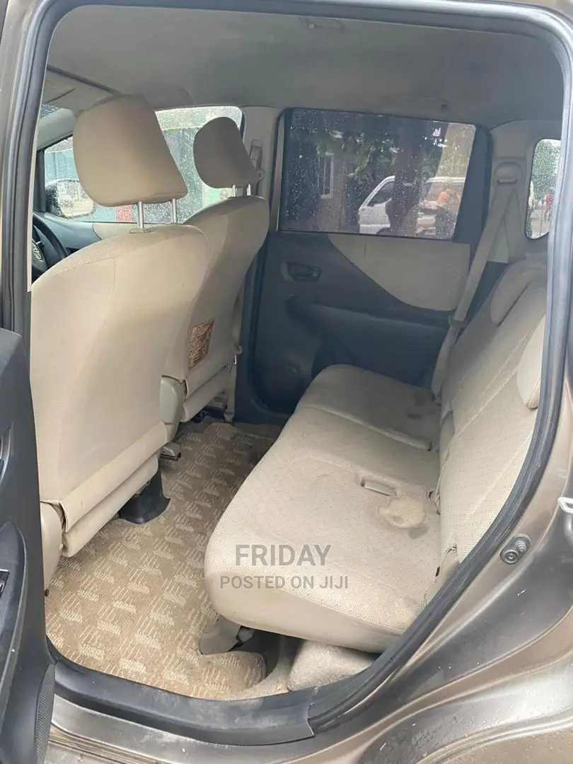 Toyota Hilux 2000 Gray