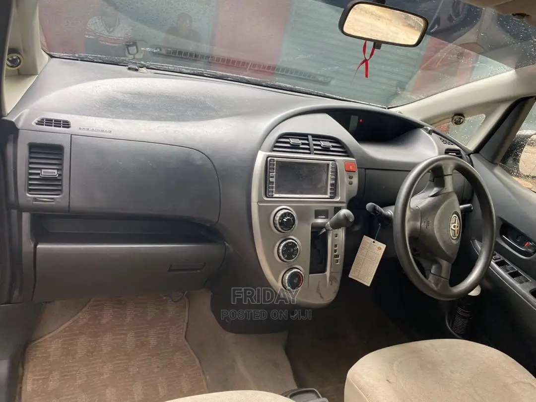 Toyota Hilux 2000 Gray