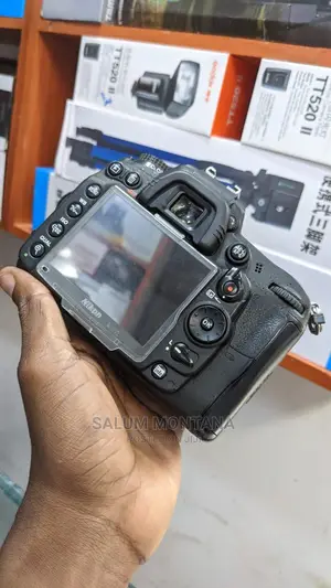 Nikon D7000.BODY