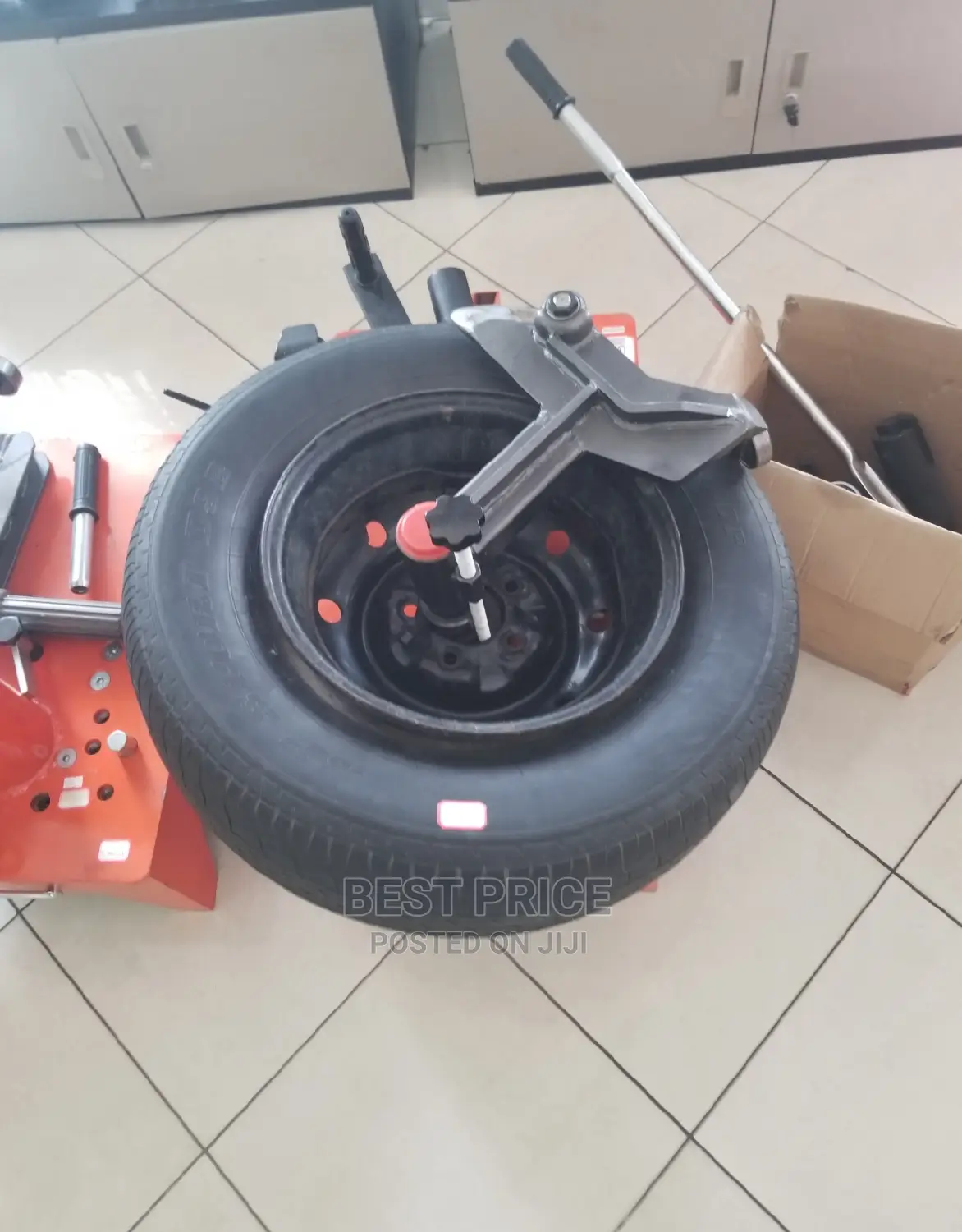 Portable Tyre Changing Machine