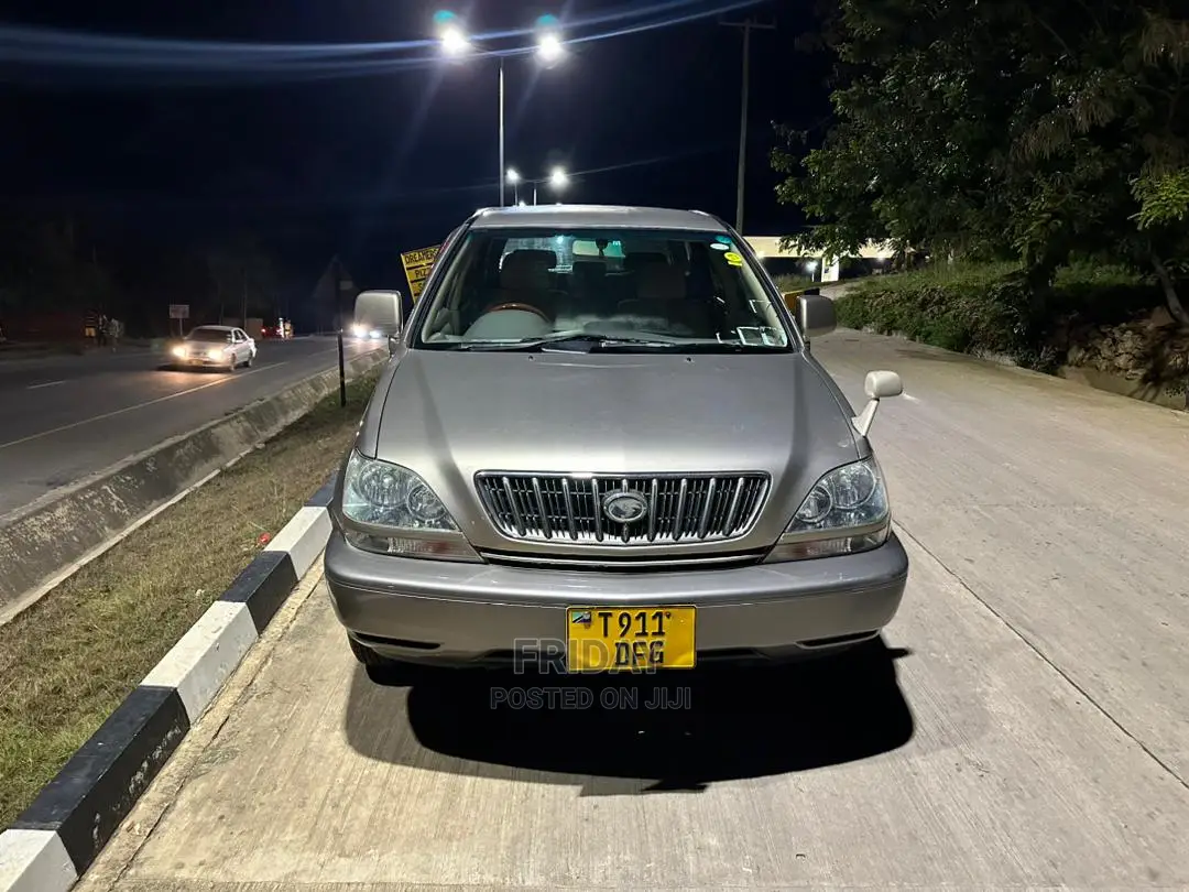 Toyota Harrier 2.2 16V 2002 Gold