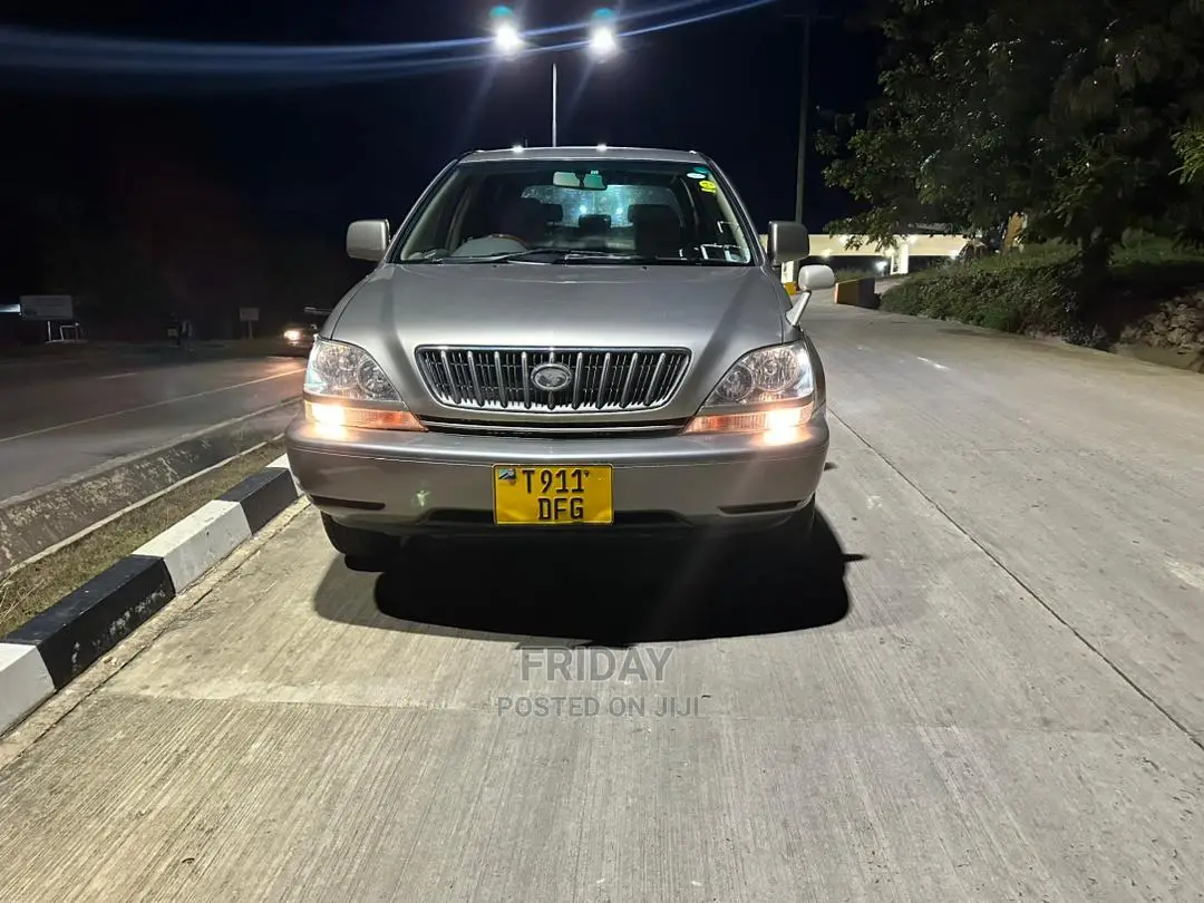 Toyota Harrier 2.2 16V 2002 Gold