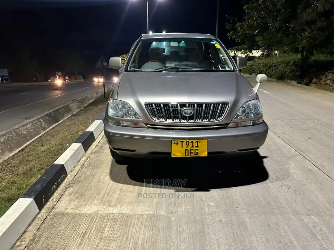 Toyota Harrier 2.2 16V 2002 Gold