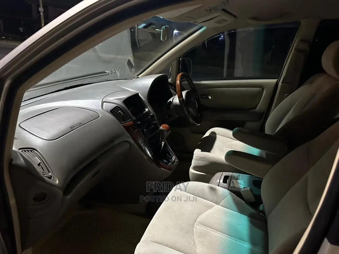 Toyota Harrier 2.2 16V 2002 Gold