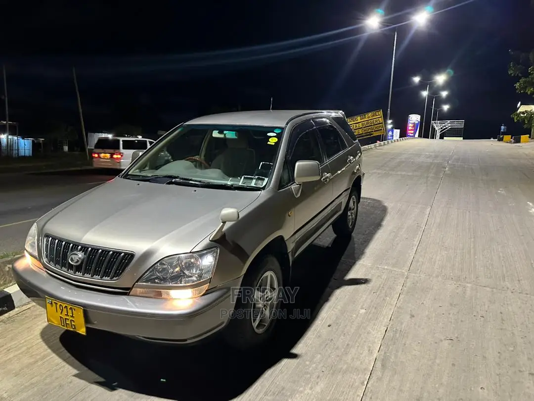 Toyota Harrier 2.2 16V 2002 Gold