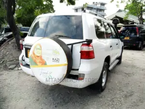 Photo - Toyota Land Cruiser 2005 White
