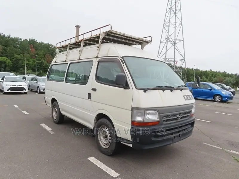 Toyota HiAce 2003 White