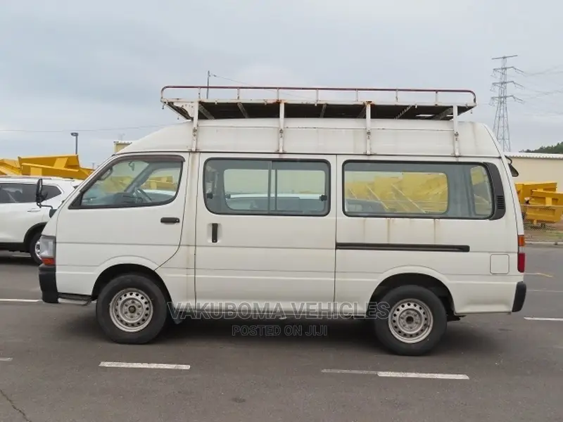Toyota HiAce 2003 White