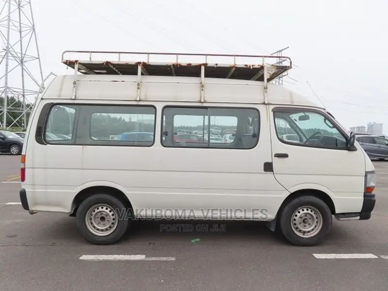 Toyota HiAce 2003 White