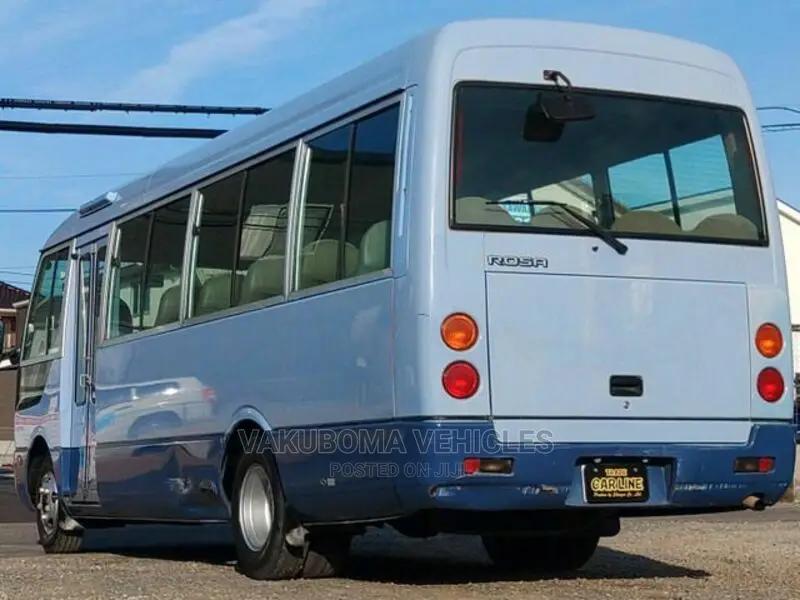 Mitsubishi Fuso Rosa 2004 Blue