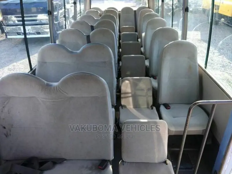 Mitsubishi Fuso Rosa 2004 Blue