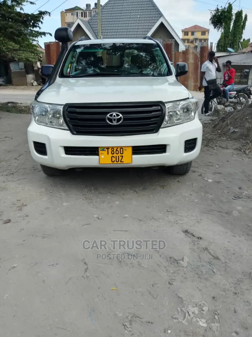 Toyota Land Cruiser 4.5 V8 TD STD 2010 White