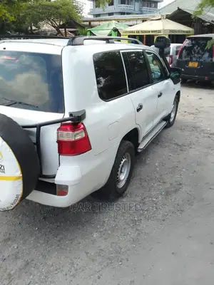 Toyota Land Cruiser 4.5 V8 TD STD 2010 White