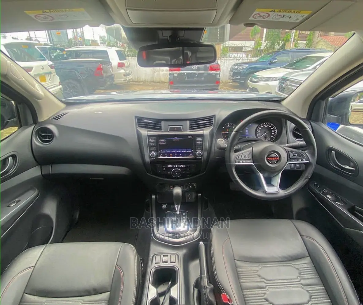 Nissan Navara 2021 Gray