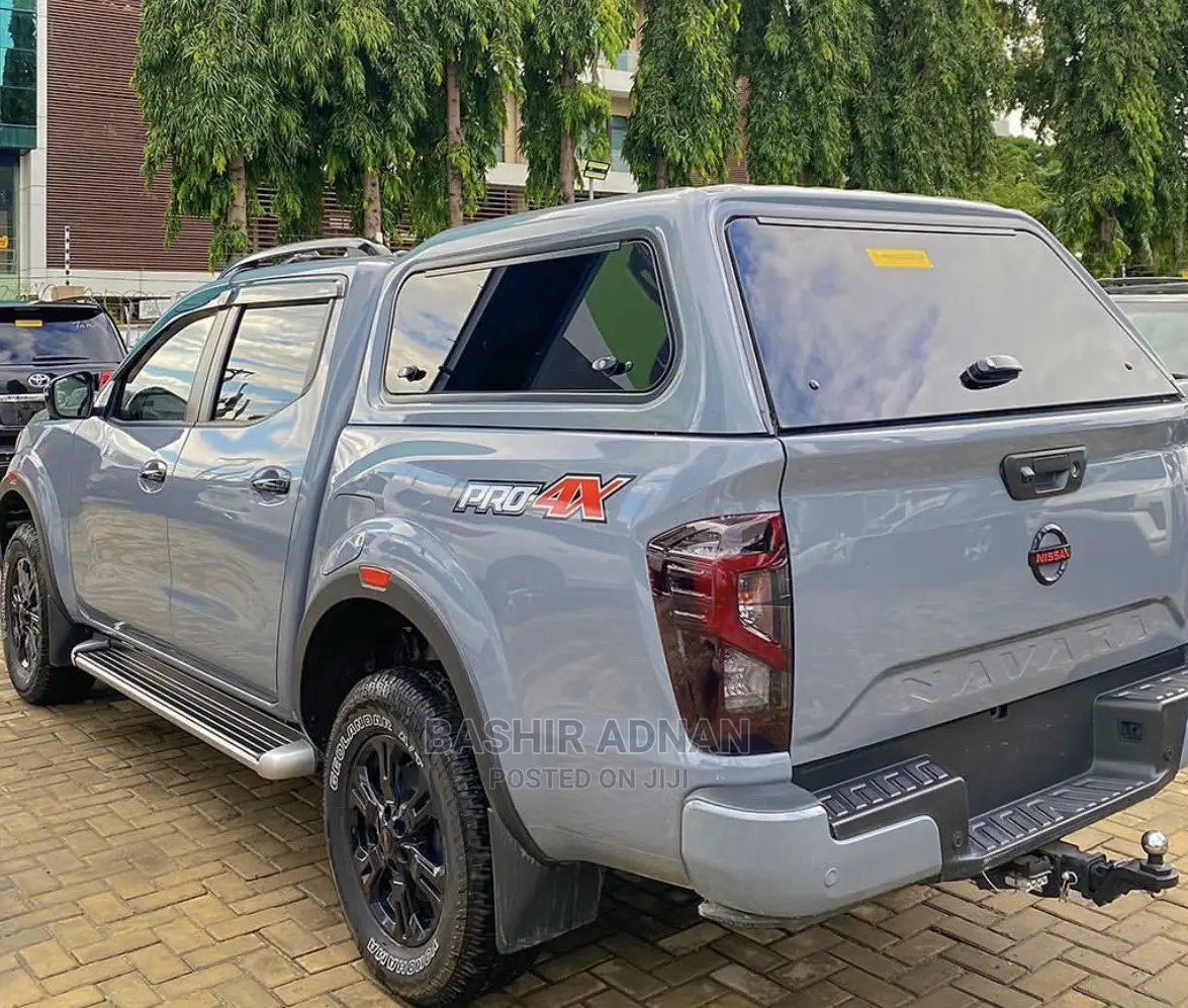 Nissan Navara 2021 Gray