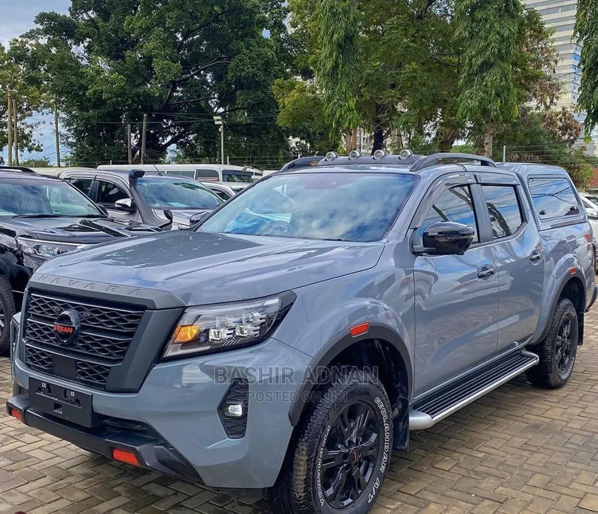 Nissan Navara 2021 Gray