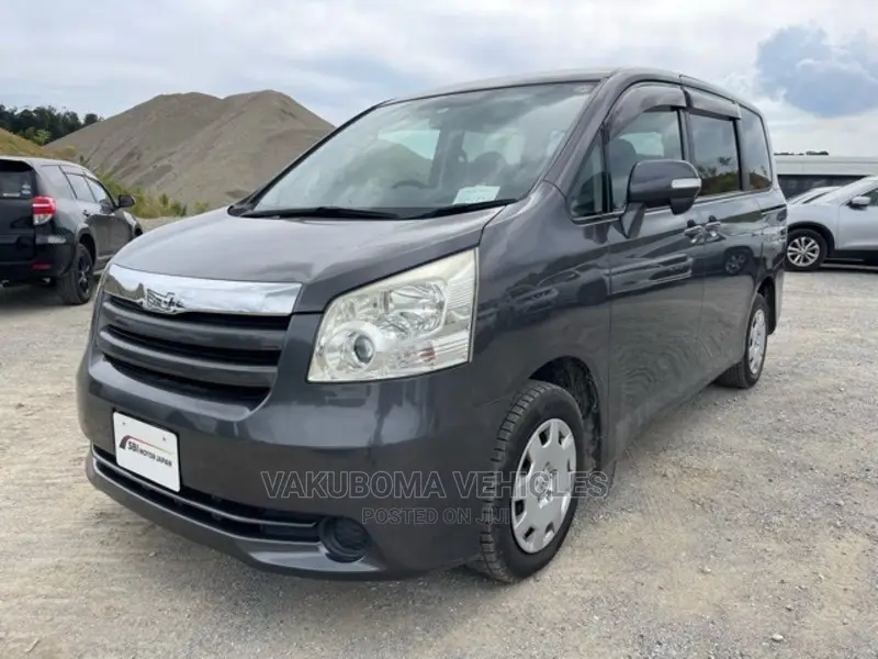 Toyota Noah 2008 Gray