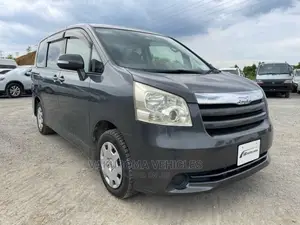 Toyota Noah 2008 Gray