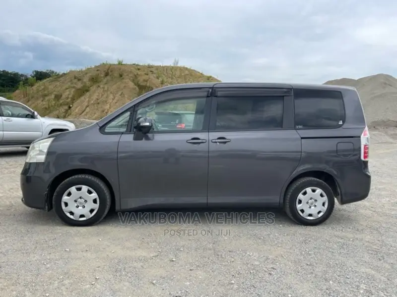 Toyota Noah 2008 Gray