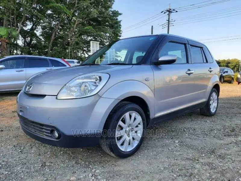 Mazda Verisa 2010 Silver