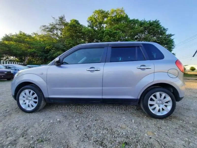 Mazda Verisa 2010 Silver