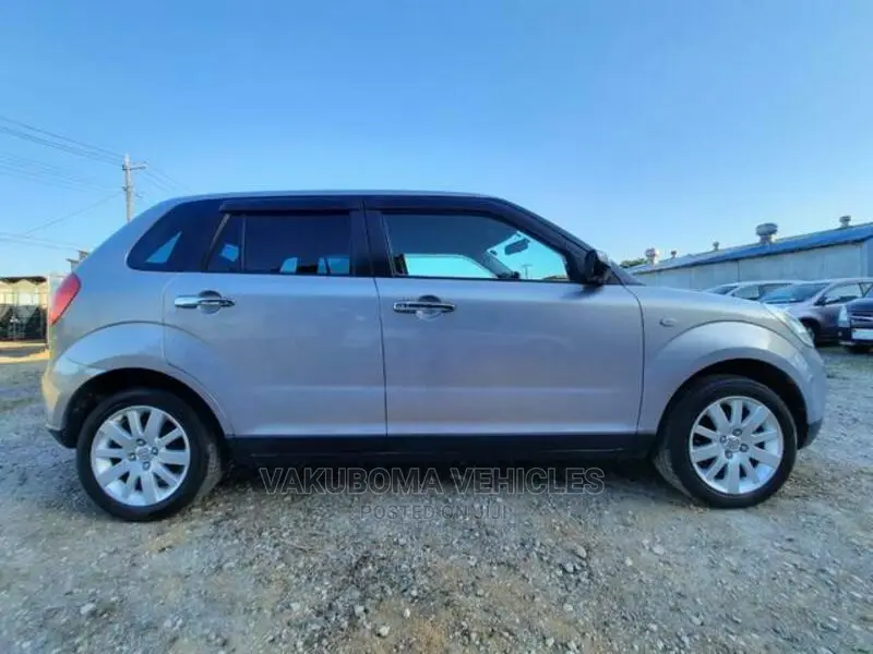 Mazda Verisa 2010 Silver