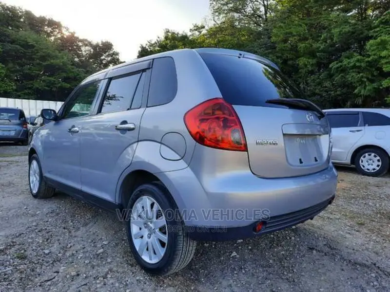 Mazda Verisa 2010 Silver