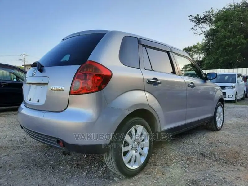 Mazda Verisa 2010 Silver