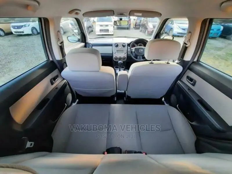 Mazda Verisa 2010 Silver