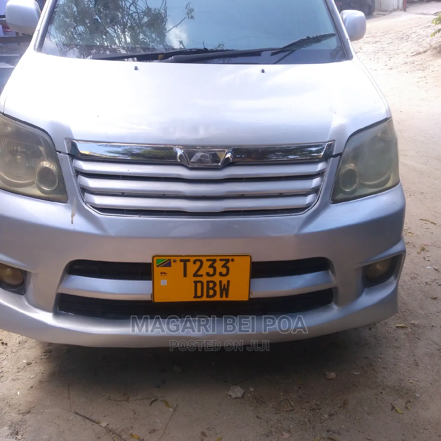 Toyota Noah 2001 Silver