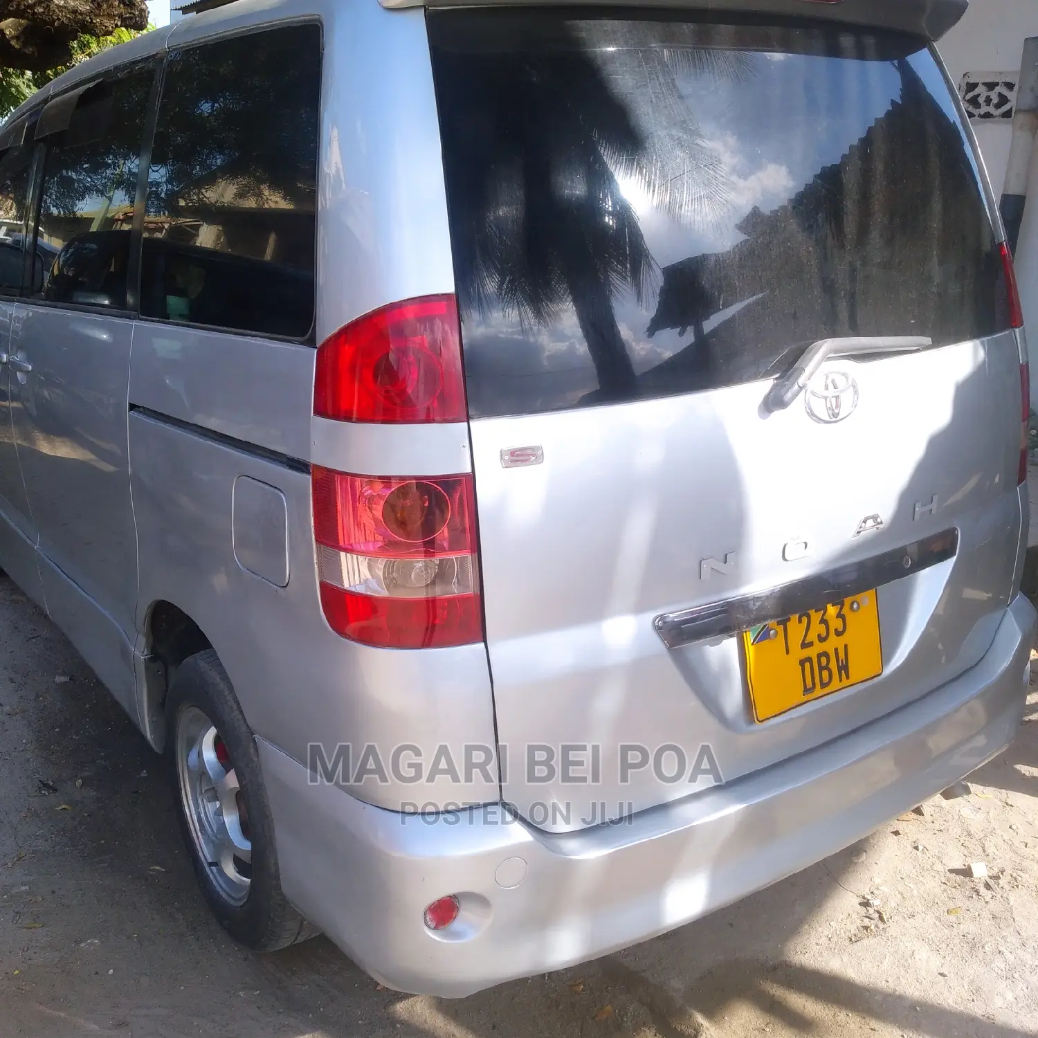 Toyota Noah 2001 Silver