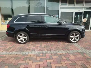 Audi Q7 2010 Black