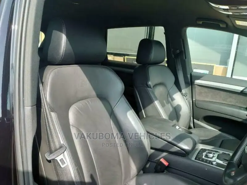 Audi Q7 2010 Black