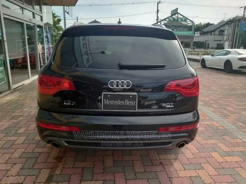 Audi Q7 2010 Black
