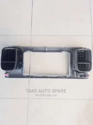 Toyota Raum 2003-2011.Facial Radio Panel.
