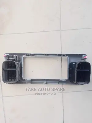 Toyota Raum 2003-2011.Facial Radio Panel.