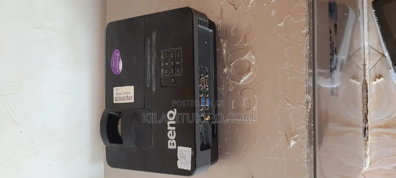 Benq Projector With HDMI