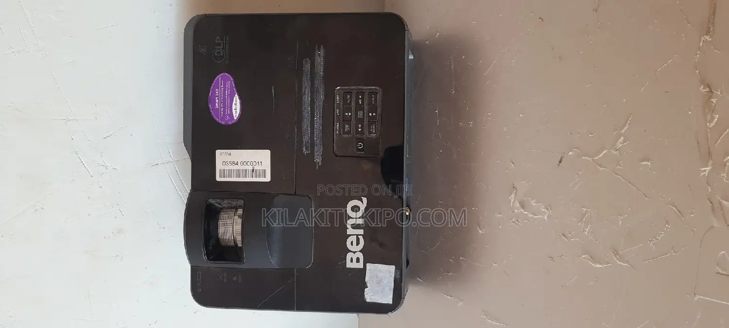 Benq Projector With HDMI