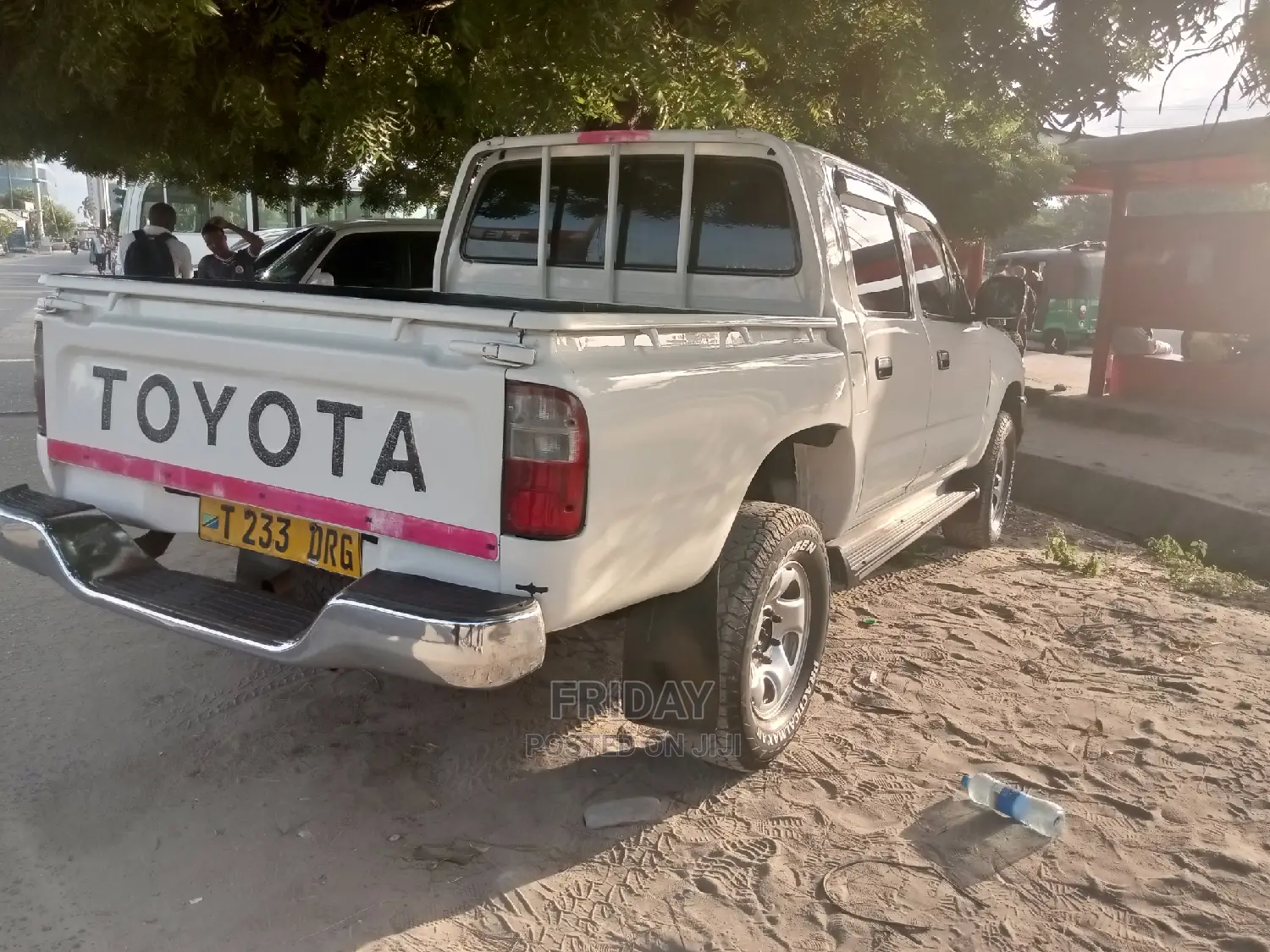 Toyota Hilux 2000 White