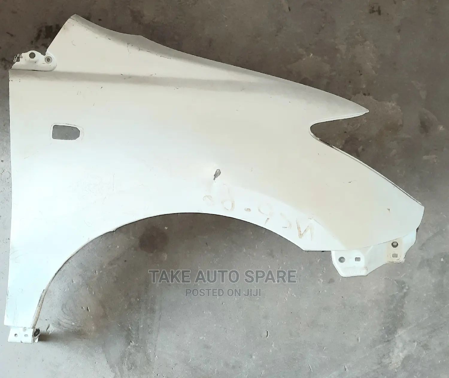 Toyota Ist 2002-2007 Fenders.